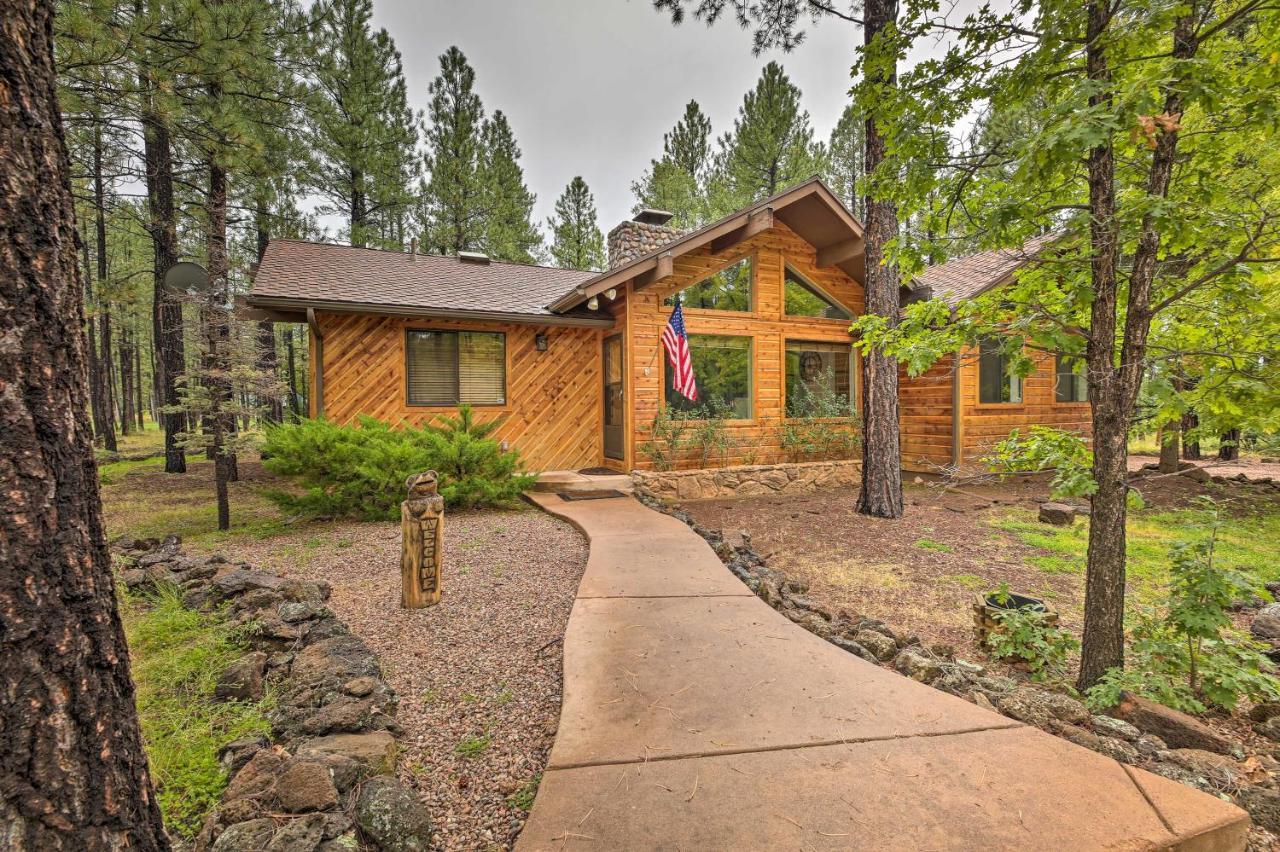 Lush Pinetop Retreat With Large Deck And Wooded Yard! Exteriör bild