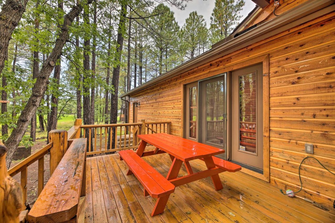 Lush Pinetop Retreat With Large Deck And Wooded Yard! Exteriör bild